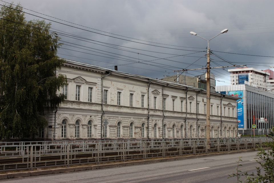 Здание бывшего Горного училища в Барнауле