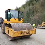 Рабочие начали ремонтировать участок дороги у еще одного алтайского села