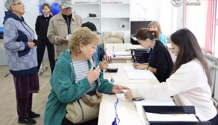 В Республике Алтай начался второй день голосования на выборах главы региона