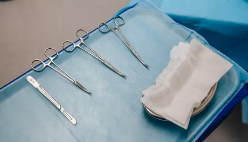 По зову сердца: барнаульский хирург переехал в Луганск вместе с семьей