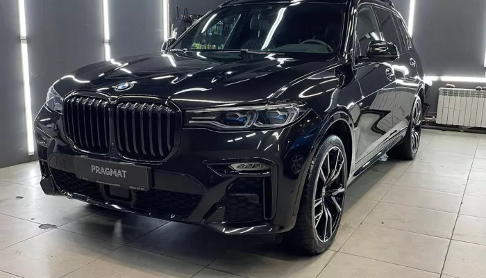 Полноприводный BMW X7 американской сборки продают за 9,5 млн рублей в Барнауле