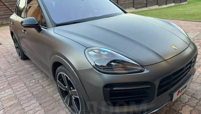 Porsche Cayenne в матовой бронепленке продают за 8,5 млн рублей в Барнауле