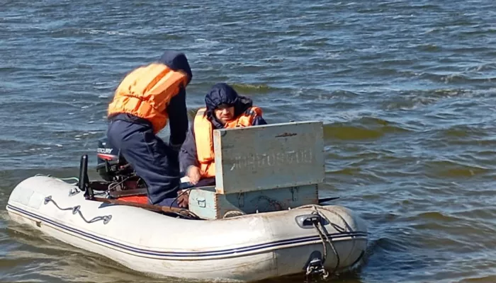 В Алтайском крае водолазы ищут пропавшего на озере рыбака