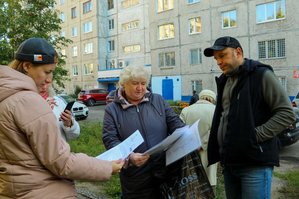 Стихийный рынок на Докучаево. 2024 год