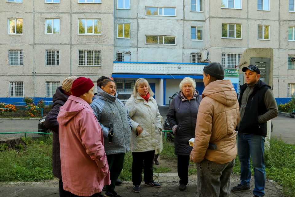 Стихийный рынок на Докучаево. 2024 год