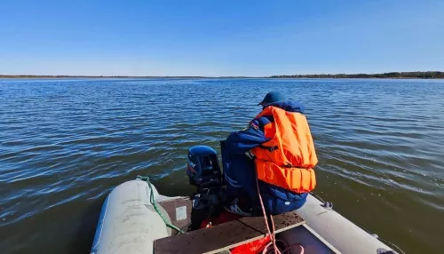 В Алтайском крае водолазы нашли тело утонувшего рыбака спустя три дня поисков