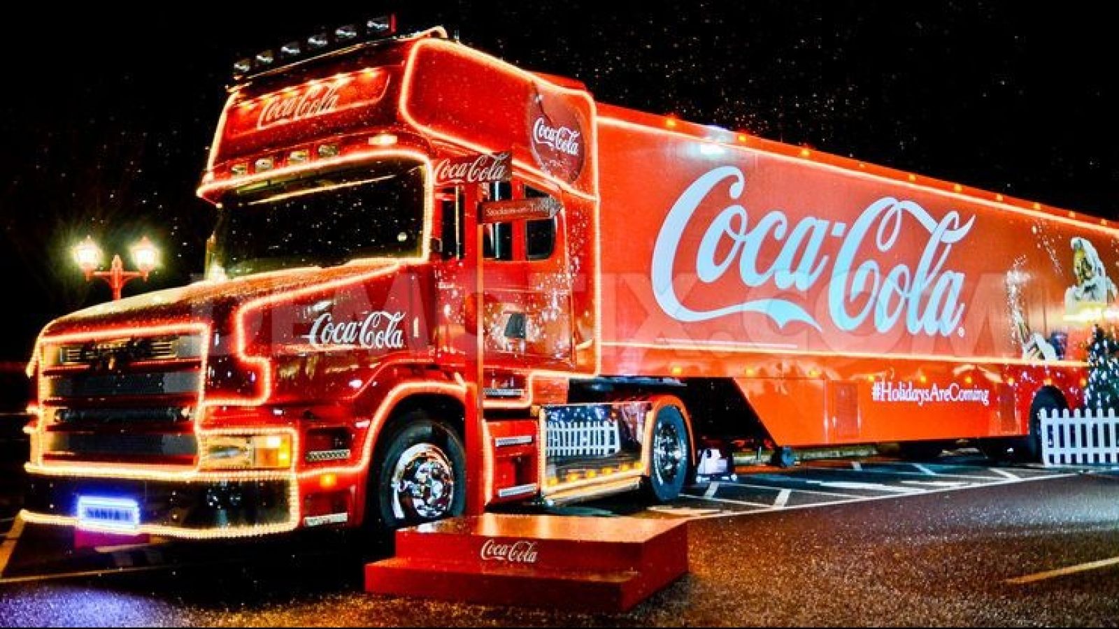 Фура Кока кола. Новогодний грузовик Кока-кола. Рождественский грузовик Coca-Cola. Грузовик Кока кола новый.