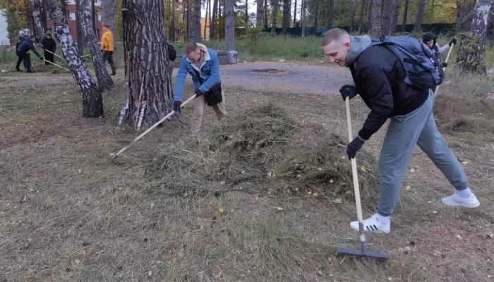 В Барнауле проходят противопожарные субботники