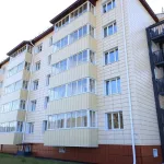 В Горном Алтае сиротам вручили ключи от квартир в новом доме. Фото
