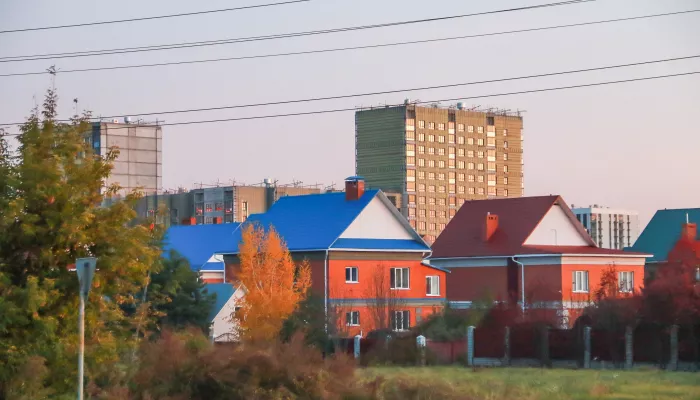 В Алтайском крае резко упал спрос на коттеджи, но цены на них все равно будут расти