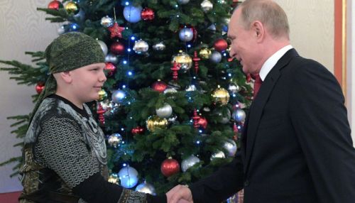 Путин исполнил мечту мальчика, пожав ему руку
