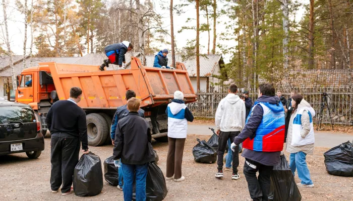 Волонтеры провели эколого-просветительскую акцию Эковолна РВК