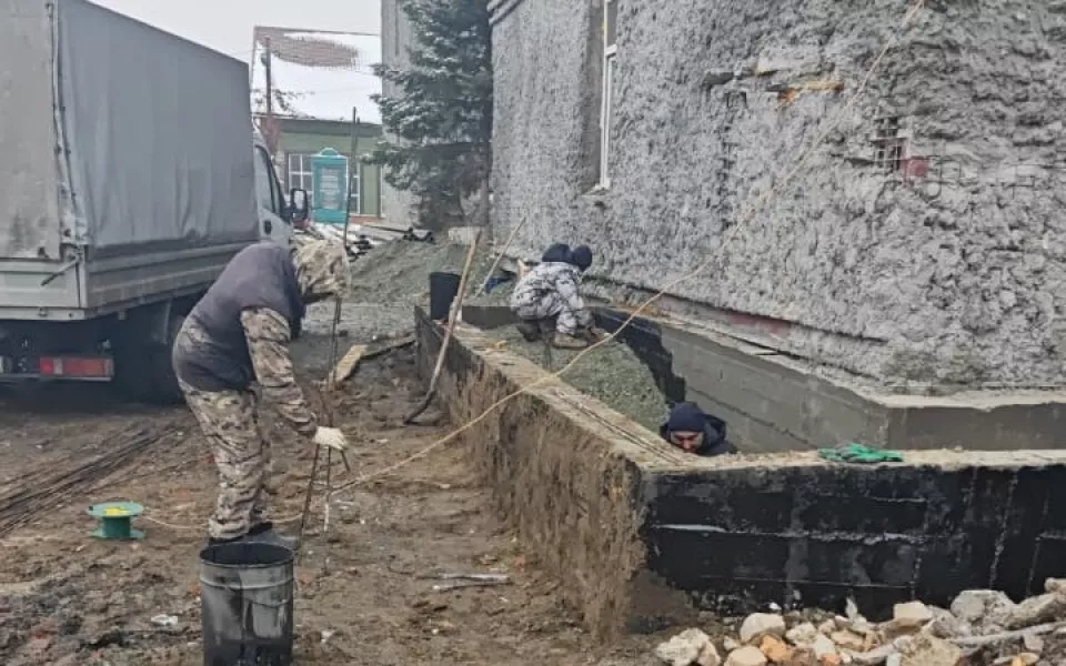 Более 141 млн рублей направили на капремонт поликлиники 1 в Барнауле