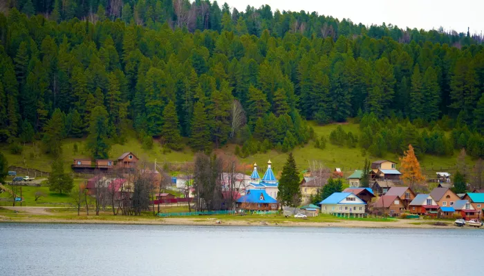 Более полутора тысяч гостиниц и отелей могут принимать туристов в Республике Алтай