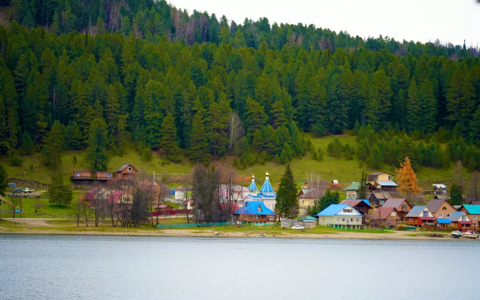 Более полутора тысяч гостиниц и отелей могут принимать туристов в Республике Алтай