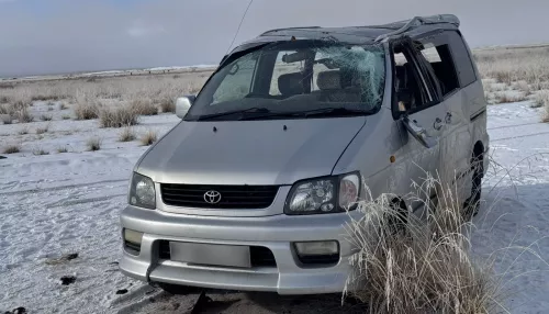 Пострадала пассажирка: в Горном Алтае слетела с трассы Toyota Noah