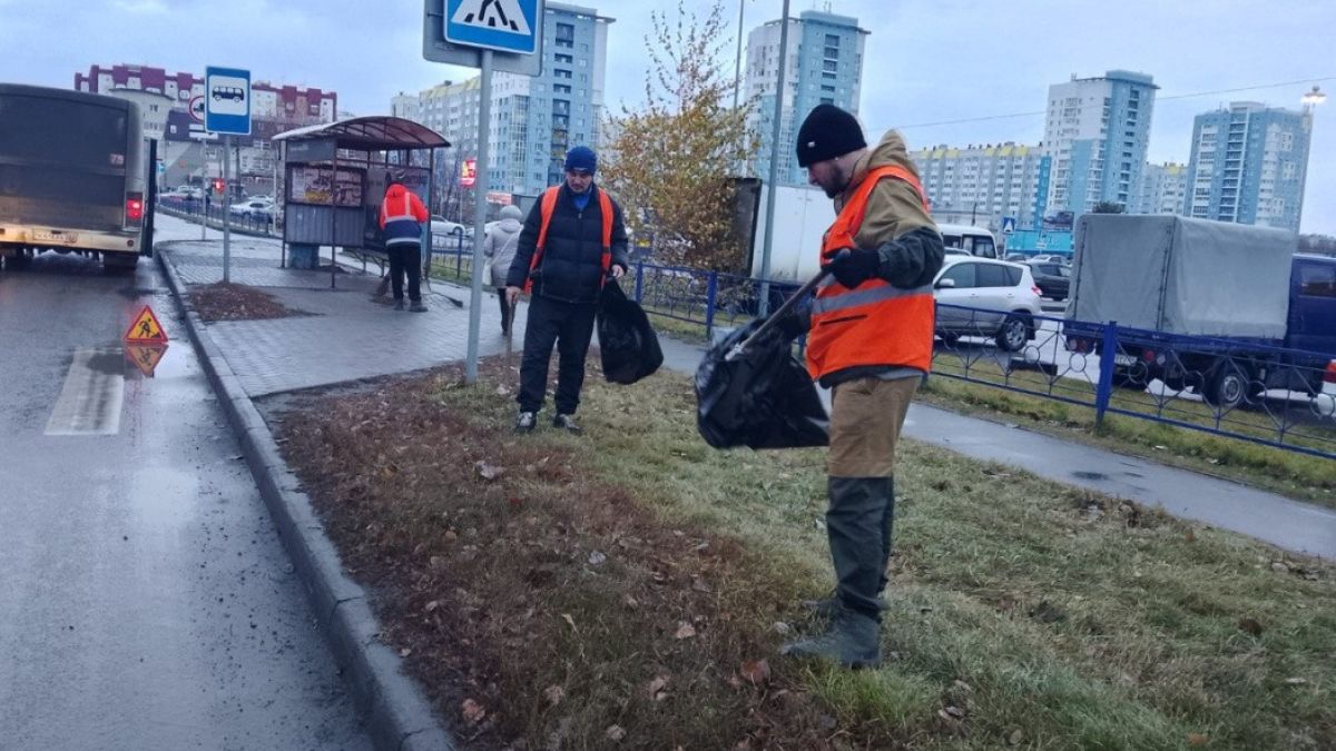 Санитарная очистка дорог в Барнауле 