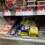 А сколько корова дает: почему взлетели цены на молочные продукты в Алтайском крае