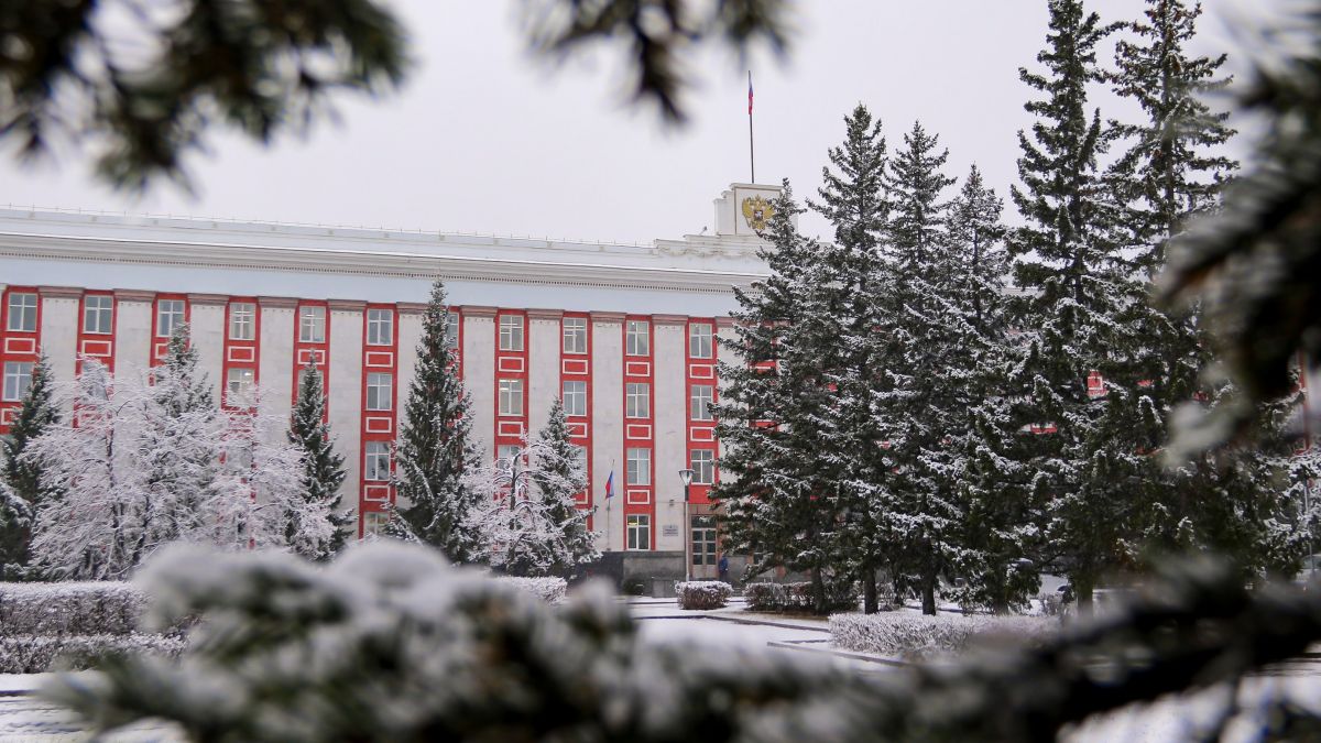 Снег в Барнауле. Правительство Алтайского края