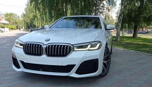 Заднеприводный BMW с 250 лошадками продают за 6 млн рублей в Барнауле. Фото