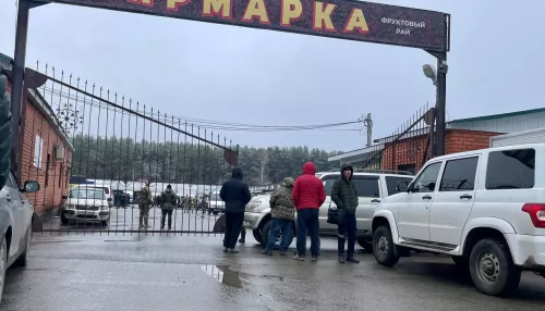 Стало известно, зачем силовики пришли на фруктовый рынок в Барнауле