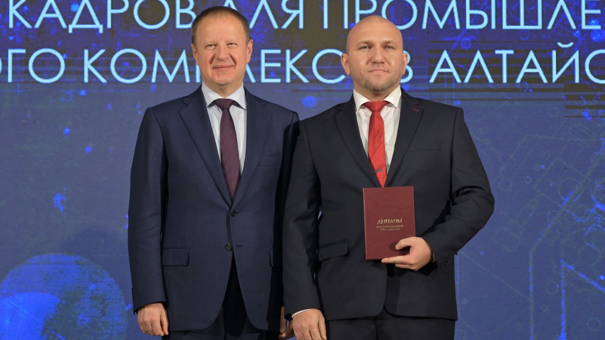 Вручение дипломов лучшим выпускникам программы подготовки инженерных кадров
