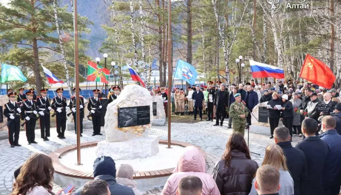 В Чемале торжественно открыли мемориал погибшим в локальных войнах