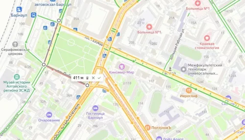 В районе площади Победы в Барнауле образовалась полукилометровая воскресная пробка