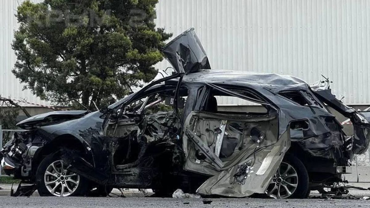 Взорвавшийся автомобиль в Севастополе