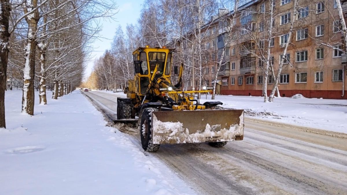 Уборка снега в Барнауле