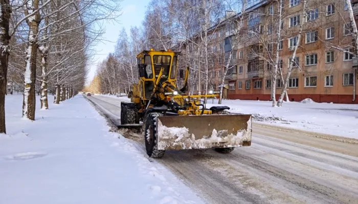 Барнаульские дорожники взялись за генеральную уборку города от снега