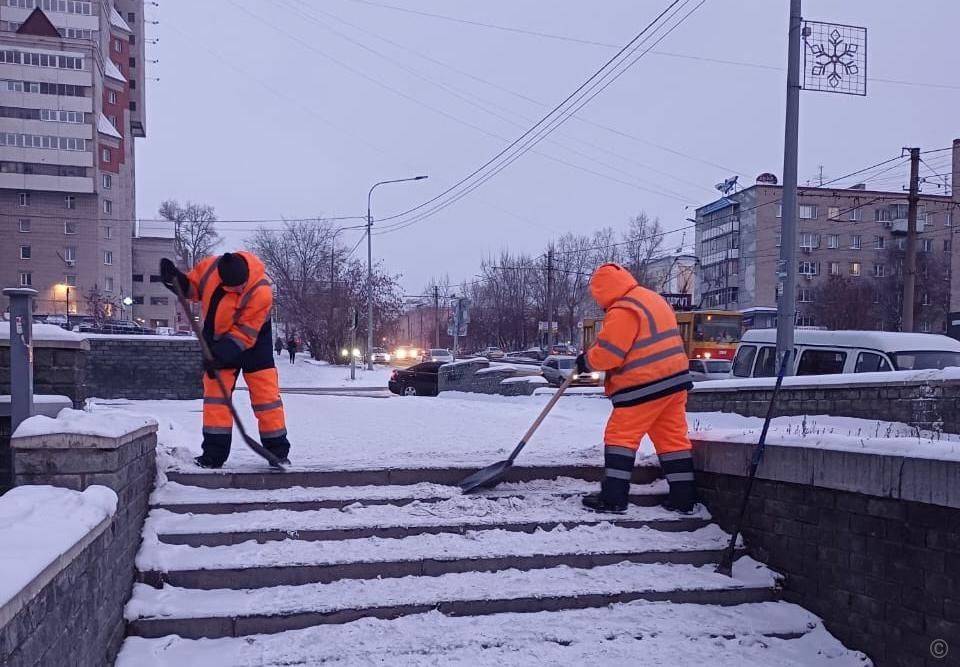 Уборка снега в Барнауле