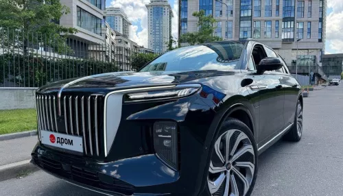 Hongqi E-HS9 в максимальной комплектации продают в Барнауле за 10,5 млн рублей. Фото