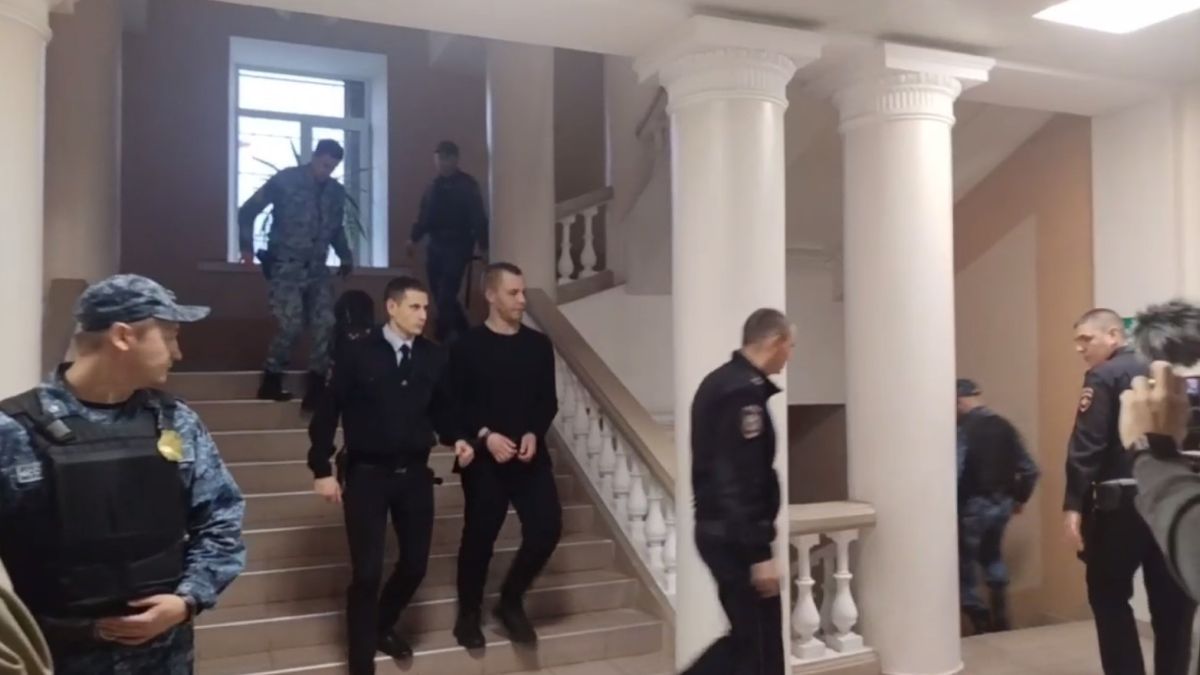 Кадр из здания суда, где Никиту Журавеля приговорили к 14 годам колонии