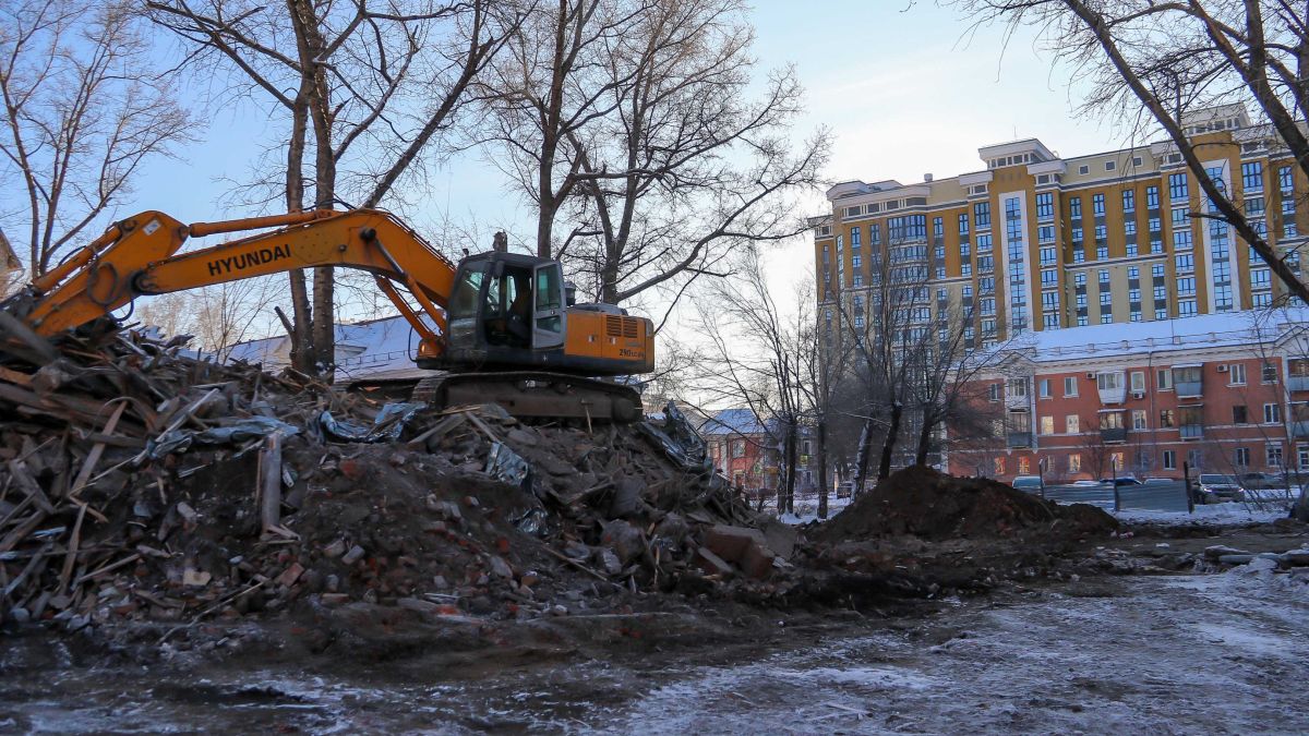Снос аварийного дома на улице Профинтерна, 42