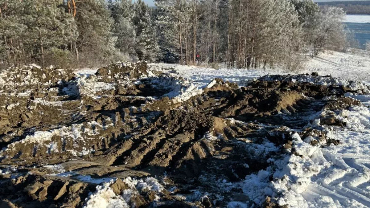 В Бийске взрыхлили травмоопасную горку