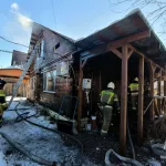 В жилом доме в Горно-Алтайске произошел крупный пожар. Фото с места происшествия