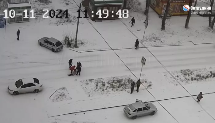 Момент ДТП с двумя пострадавшими в Бийске попал на видео