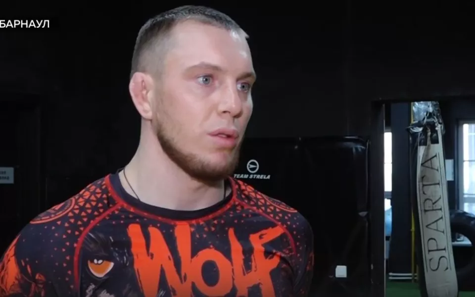 Смешанный стиль: алтайский боец Александр Новиков готовится к Битве чемпионов