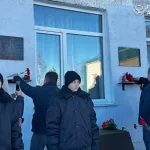 В селе на Алтае установили памятные доски в честь погибших бойцов СВО. Фото