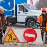 Барнаульские коммунальщики устраняют аварию на водопроводе на ул. Островского