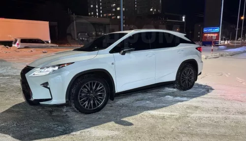 Lexus с допами, в родной краске и бронепленке продают за 6,1 млн руб. в Барнауле