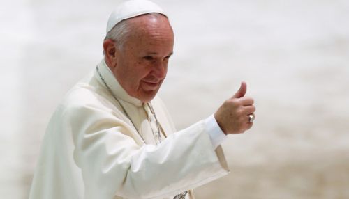 Кликни и молись: Папа Римский запустил приложение для верующих