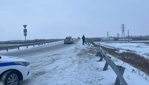 В перевернувшемся автобусе под Новосибирском пострадали 11 человек