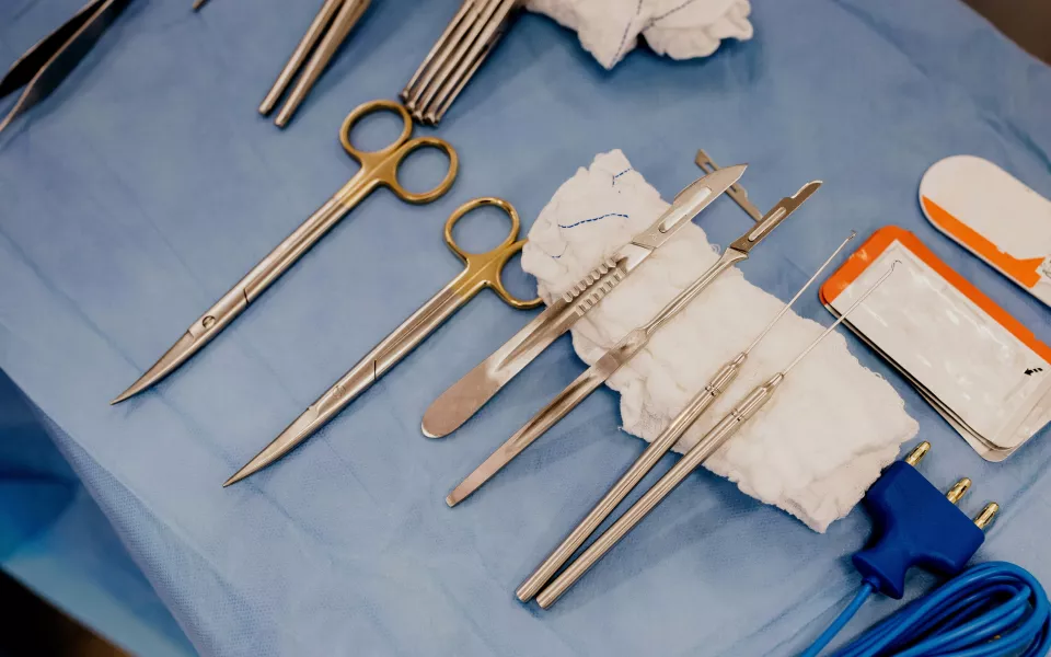 Советник гендиректора HeadHunter впал в кому после липосакции живота