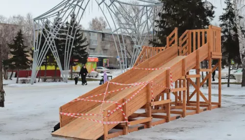 В Бийске к главному снежному городку с фонтаном приставят охрану