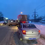 Пьяный водитель буханки врезался в КамАЗ на проспекте Калинина в Барнауле