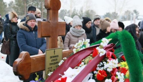 Они уходят в пятый океан: в Барнауле простились с погибшими летчиками