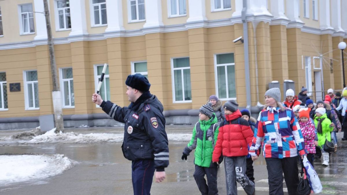 Колонны школьников в Барнауле