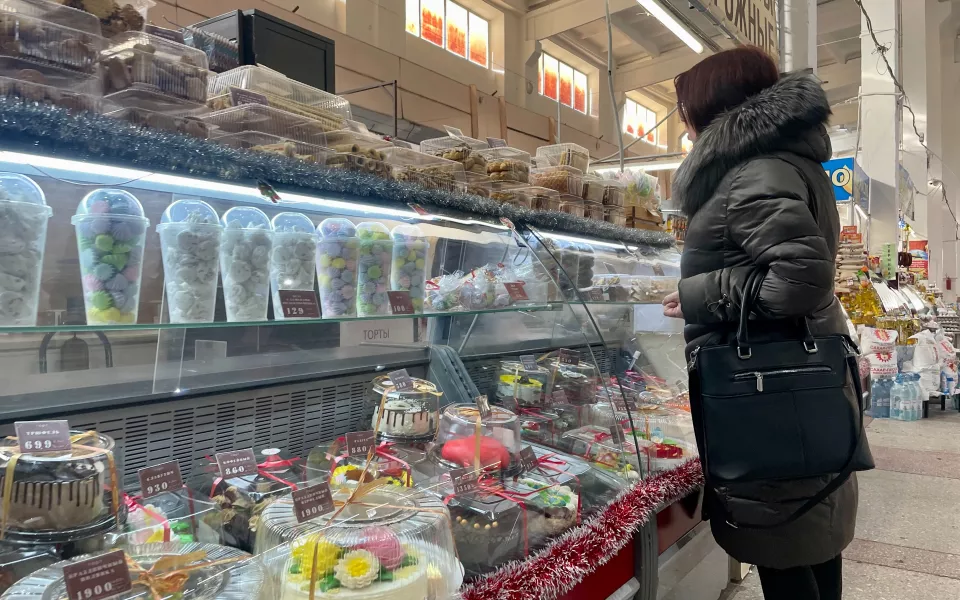 Расторжение договоров с арендаторами Крытого рынка в Барнауле поставили на стоп